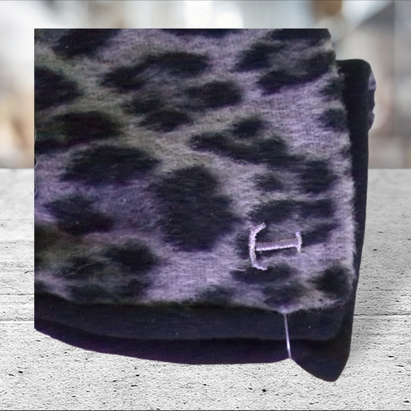 Mud pie initial gloves OS - Picture 8 of 13